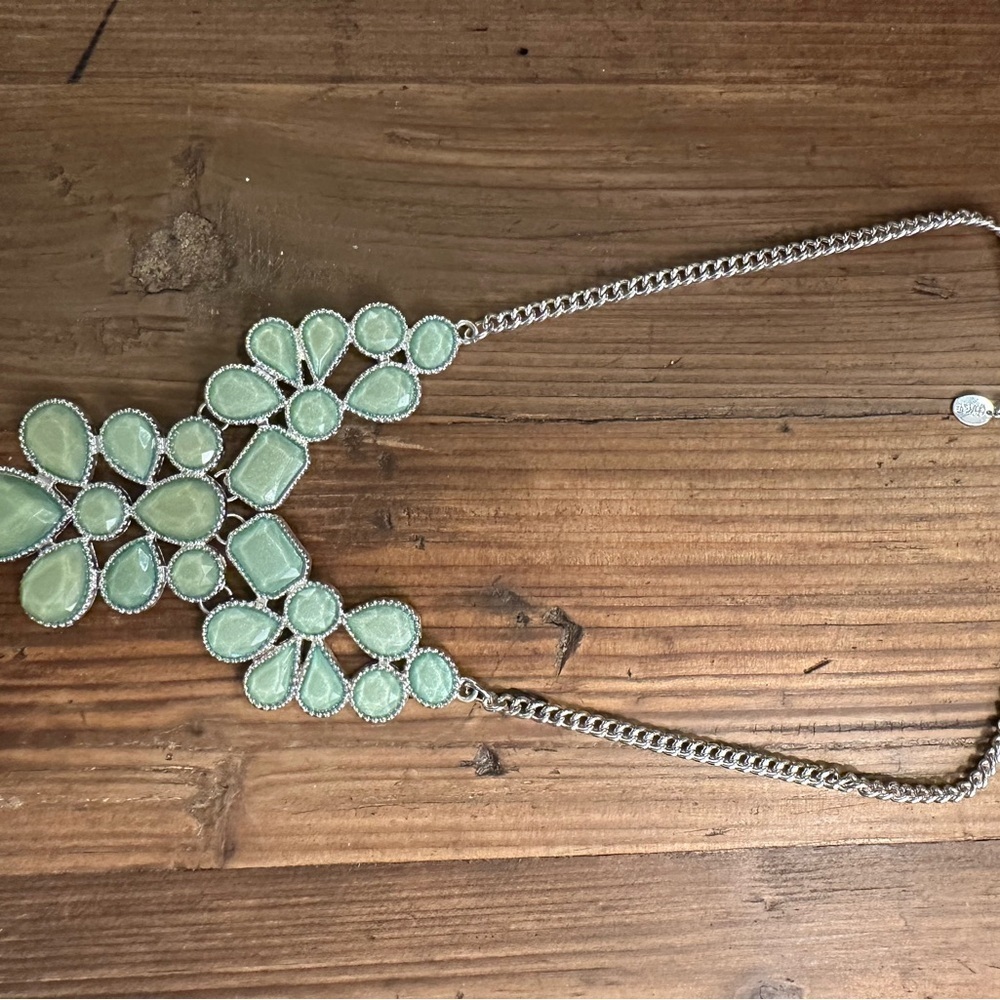 Elegant Silver and Green Necklace